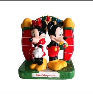 NWOT Walt Disney World Mickey Mouse & Minnie Mouse Salt & Pepper Shaker Set READ